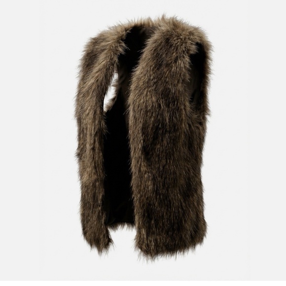H&M Jackets & Blazers - NWT H&M Faux Fur Vest SIZE 4 - Reg Price $39.99